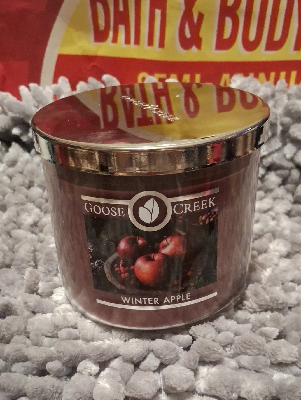 Goose Creek Winter Apple Candle - Red Jar with Gold Lid